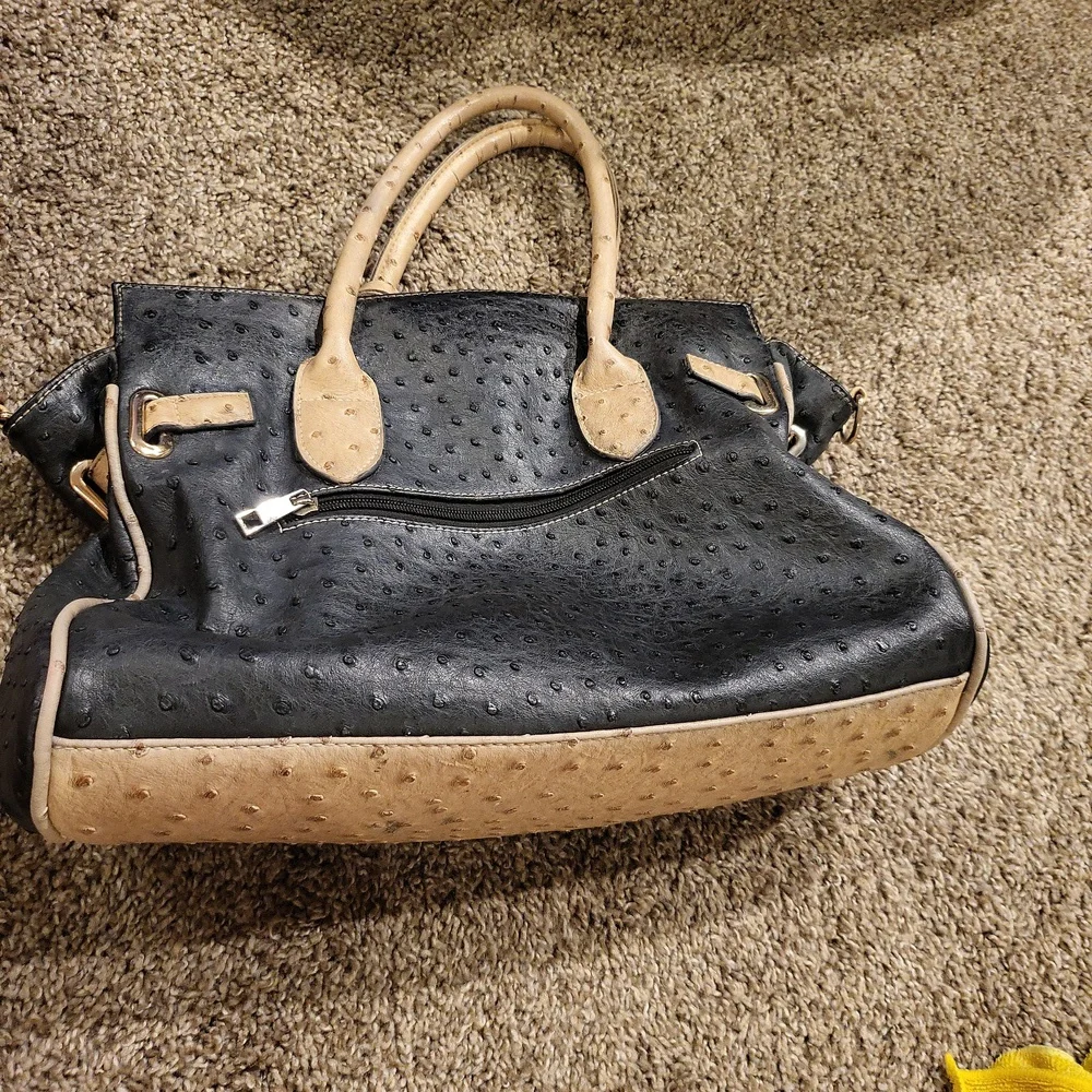 Purse - Picture 4 of 4